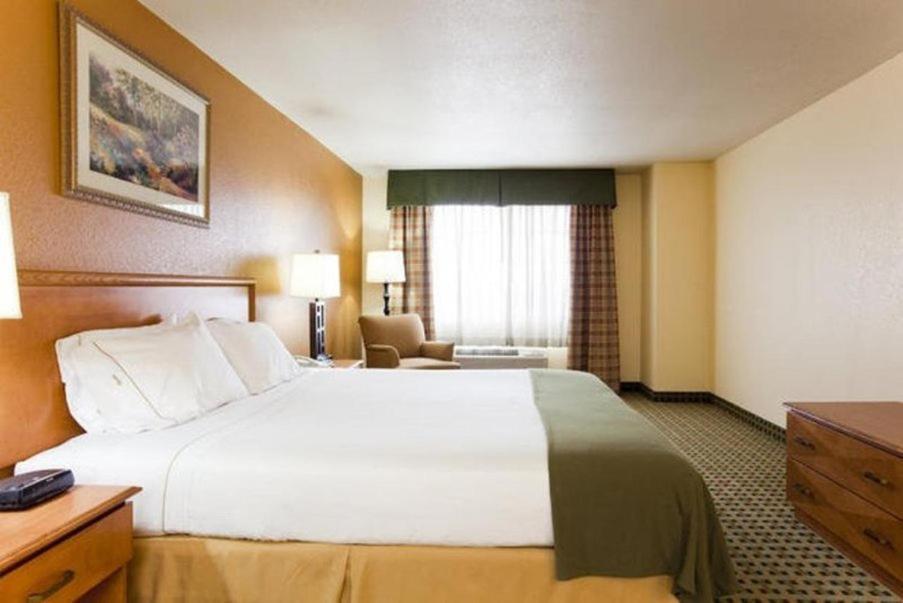 Holiday Inn Express Hotel&Suites Hesperia, an IHG Hotel Exterior foto