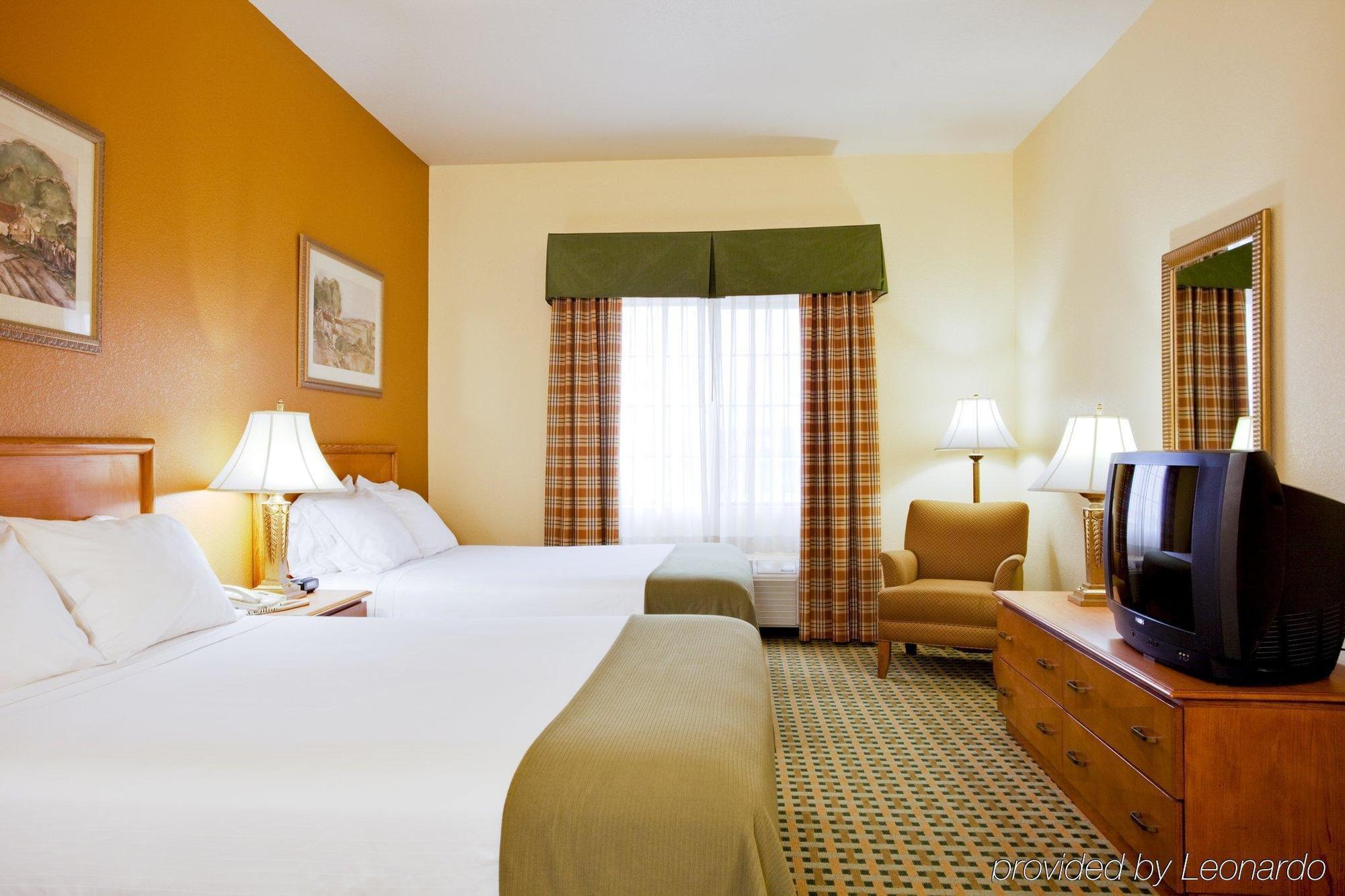 Holiday Inn Express Hotel&Suites Hesperia, an IHG Hotel Habitación foto